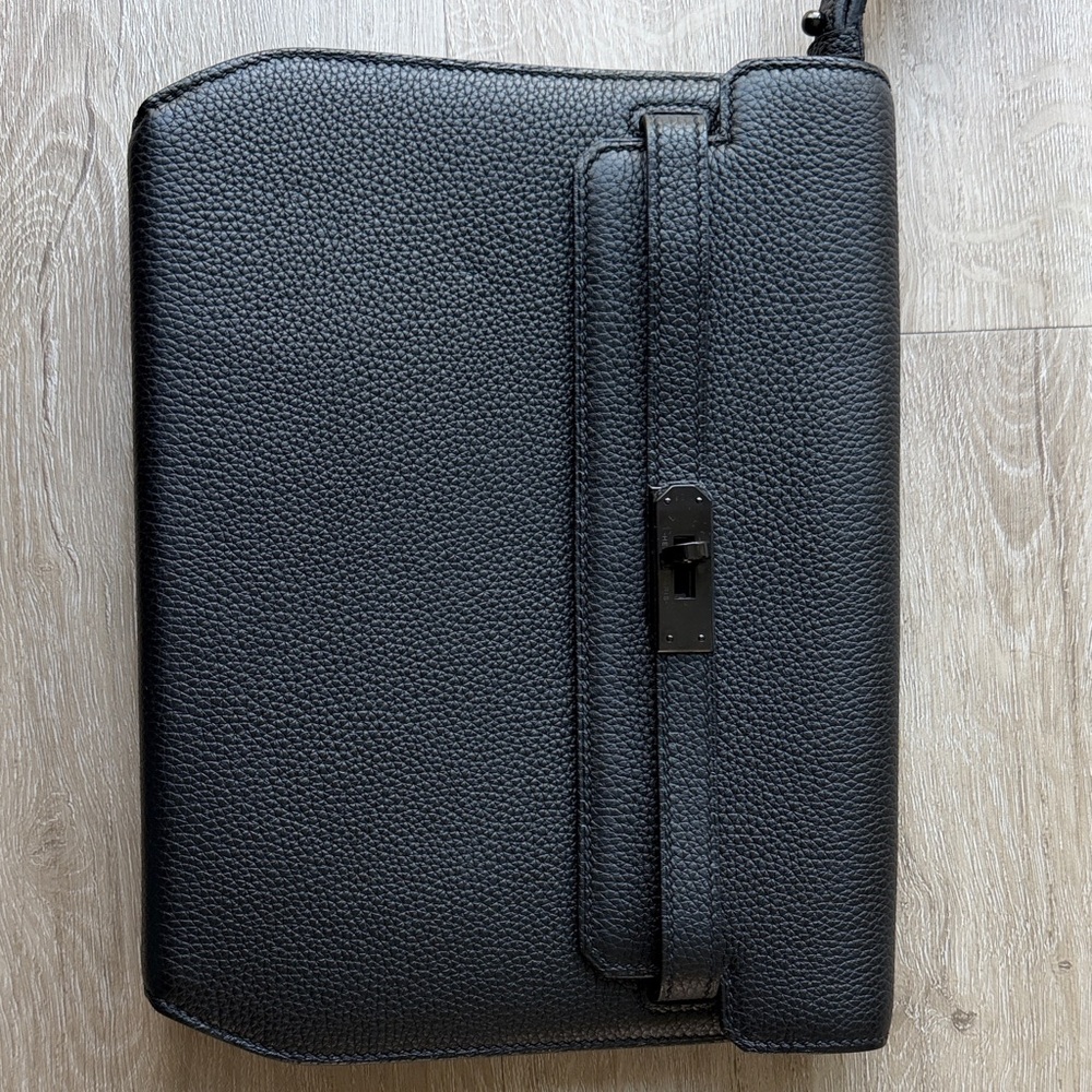 Elegant Black Leather Men's Bag
